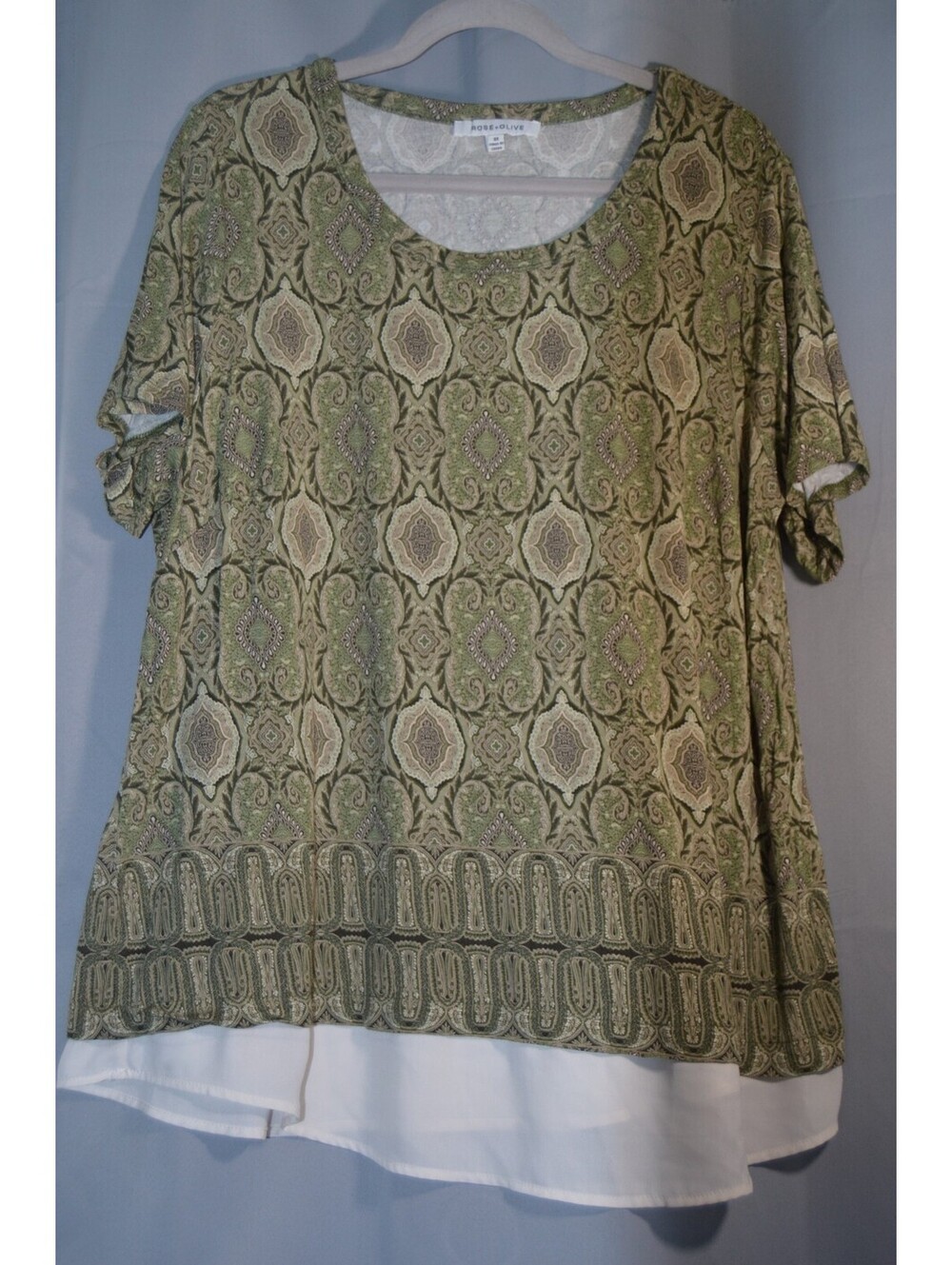 Rose and Olive green snake print layered hem top size 3X